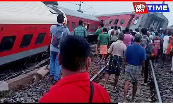 2 Dead, 20 Injured as Mumbai-Howrah Mail Derails in Jharkhand 